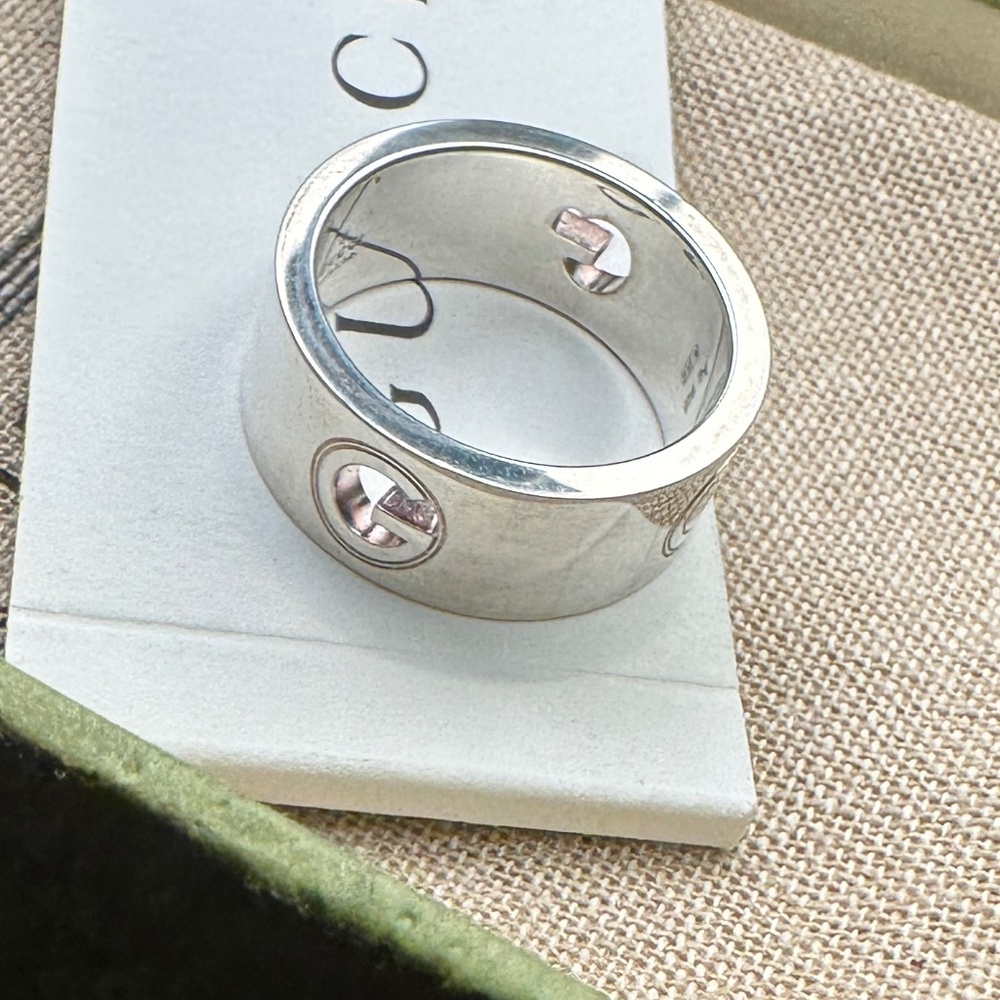 Gucci ring